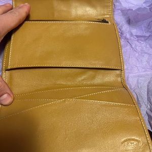 GUCCI WALLET.....NEVER USED BUT VINTAGE